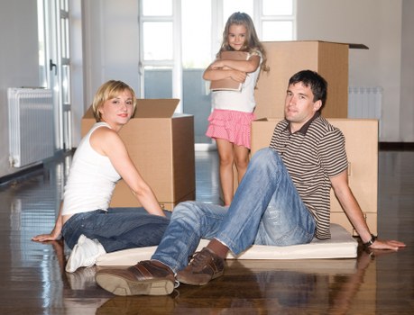 Team member applying health and safety procedures during a move